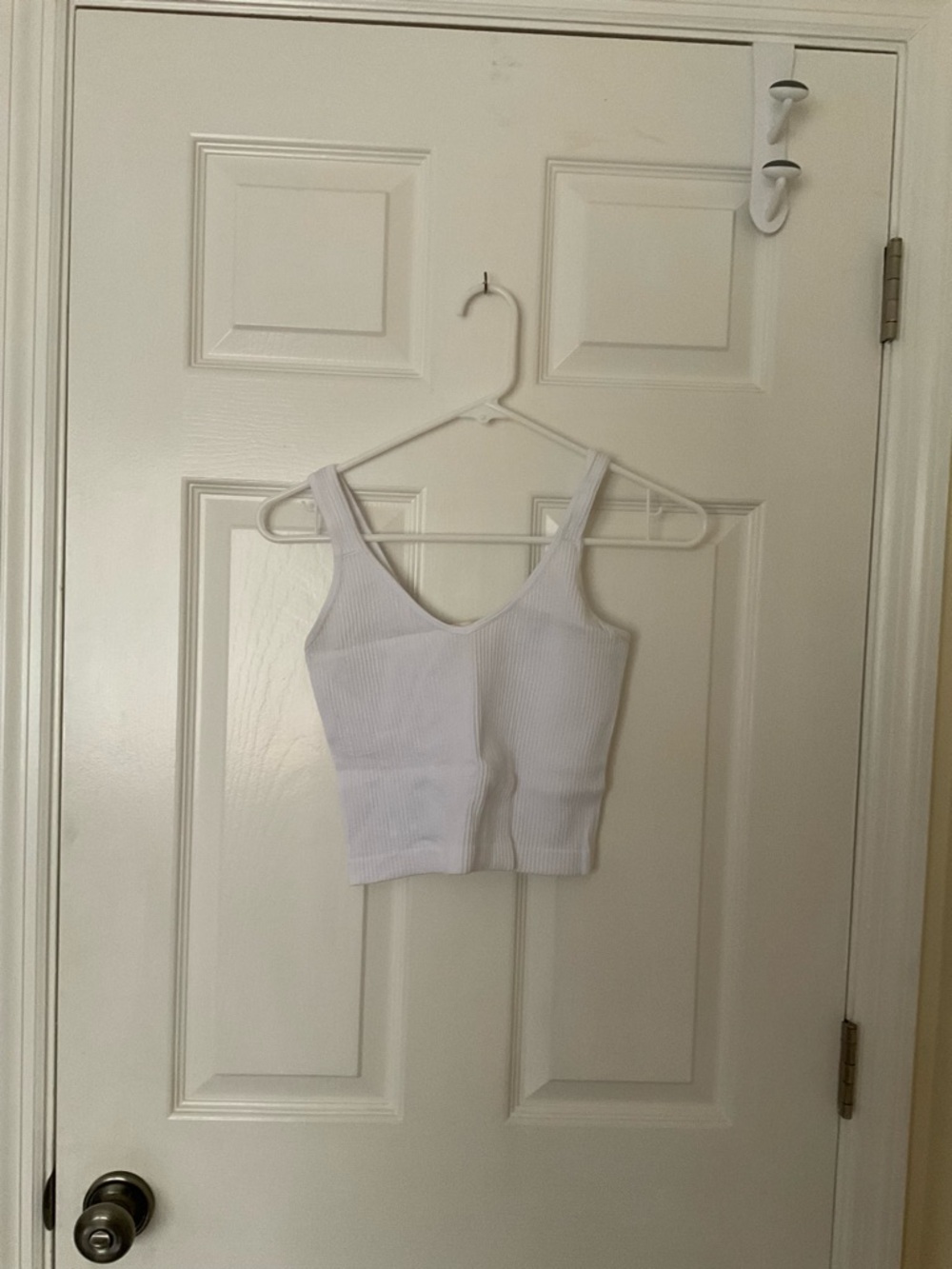 White Ribbed V-Neck Crop Camisole - Women